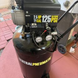 Central Pneumatic 21 Gallon 2.5 Hp Air Compressor 