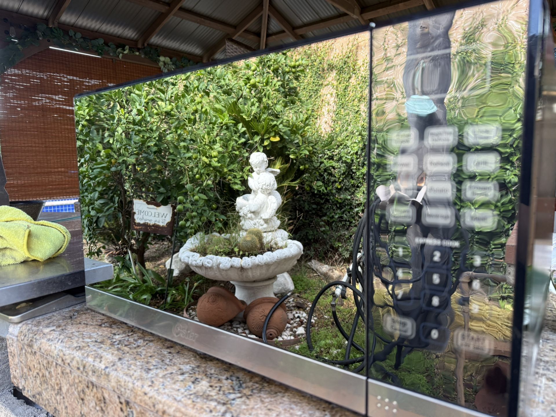 Oster Mirrored Microwave 