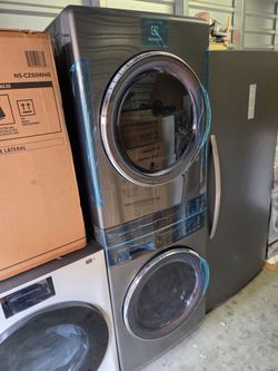 Electrolux Stackable Washer And Gas Dryer