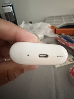 AirPods Pro white