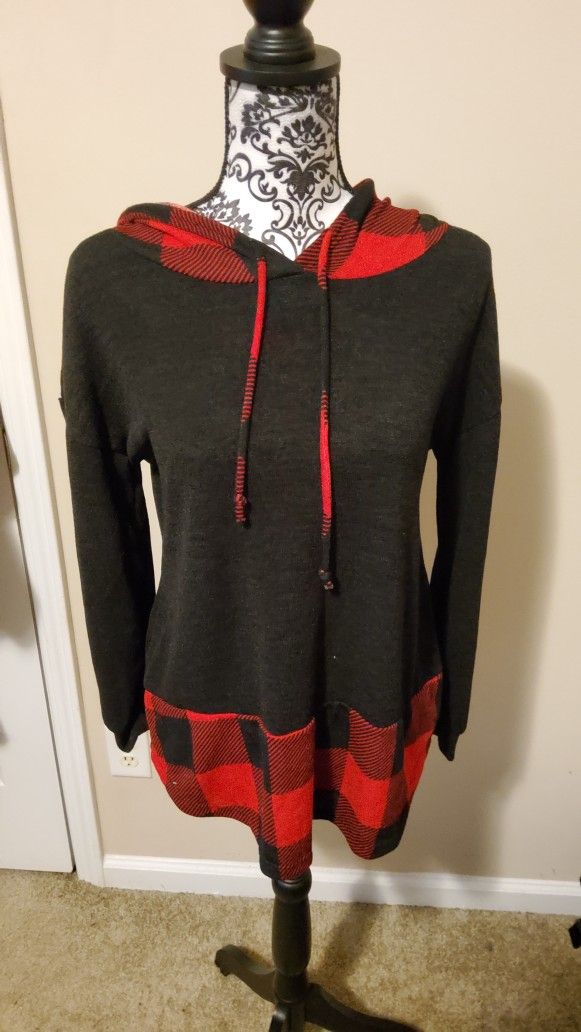 Perfectly Priscilla Black And Red Plaid Hoodie Size Small 
