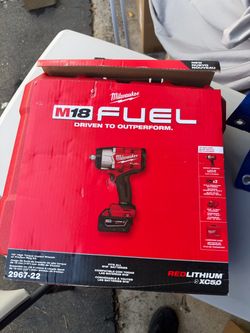 Milwaukee M18 FUEL 1/2" High Torque Impact Wrench Kit 2967-22