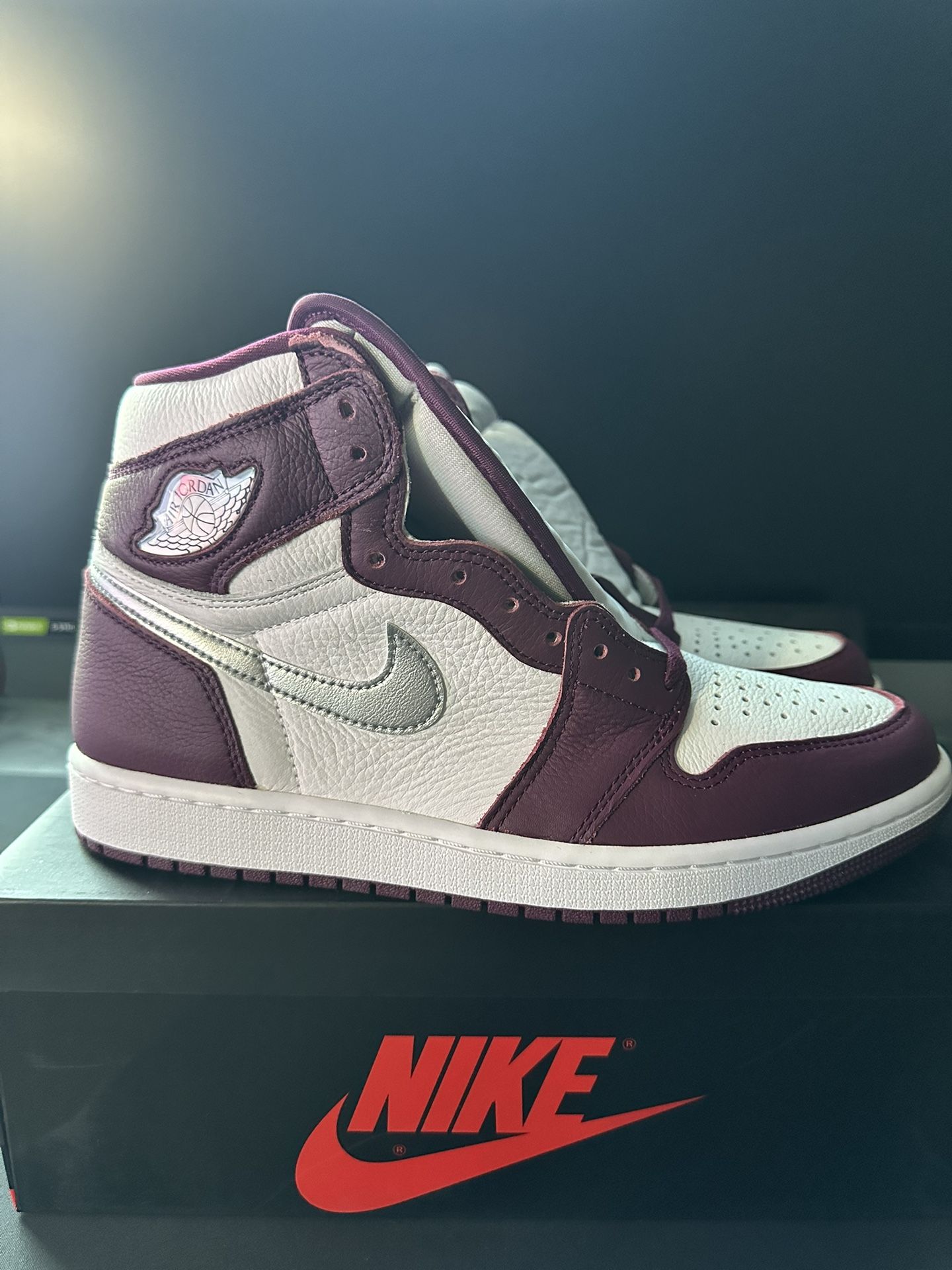 Air Jordan 1 Retro High OG Bordeaux 