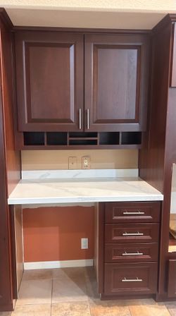 Cabinet upper & bank of drawers includes countertop and backsplash