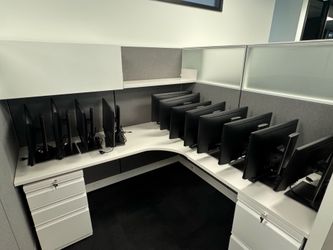 Lot of 17 Dell & HP Computer Monitors