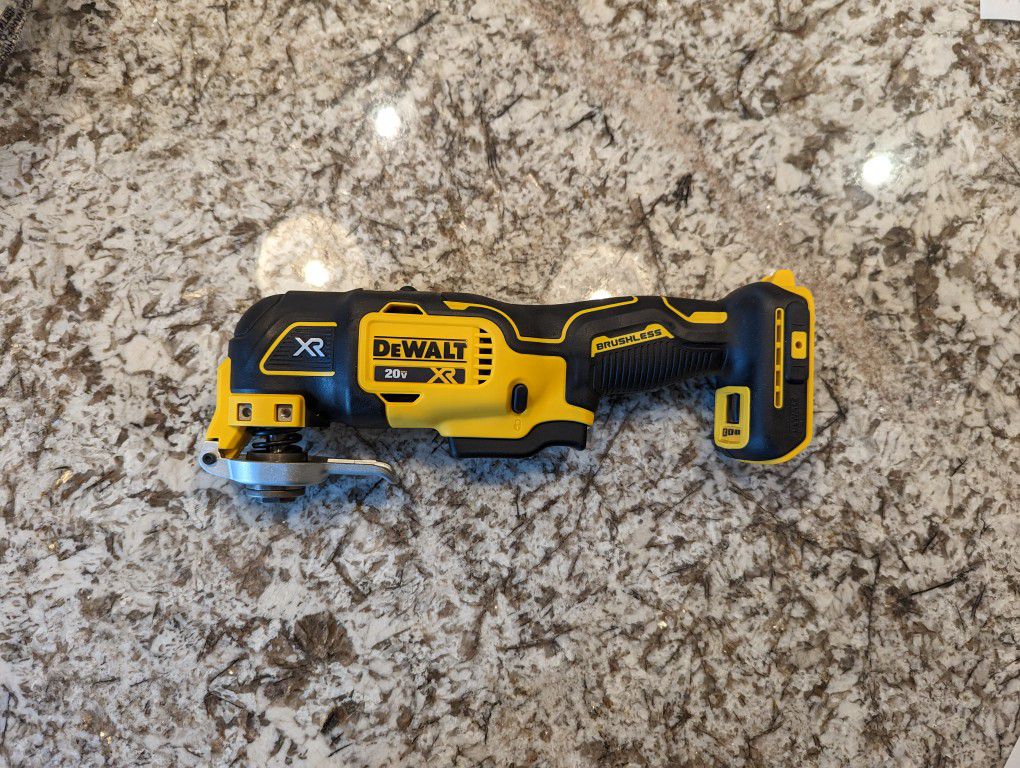 Dewalt 20V MAX XR Brushless 3-Speed Oscillating Multi Tool DCS356 for Sale  in Naperville, IL OfferUp