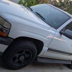 2004 Chevy Tahoe 