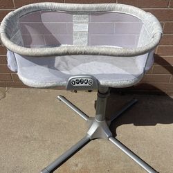 Halo bassinet swivel sleeper