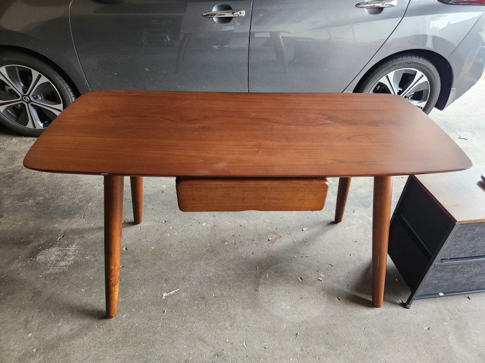 Mid-century Modern Desk In Great Condition