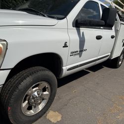 2006 Dodge Bighorn Diesel 4d With Saddle Toolbox
