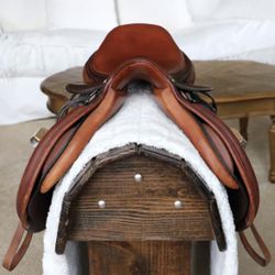 Dover Saddlery Hunter Jumper Beautiful Saddle