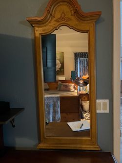 Complete bedroom set as shown all furniture is solid oak included is a sleigh footboard headboard with 6 drawers at bottom 3 on each side plus mattres