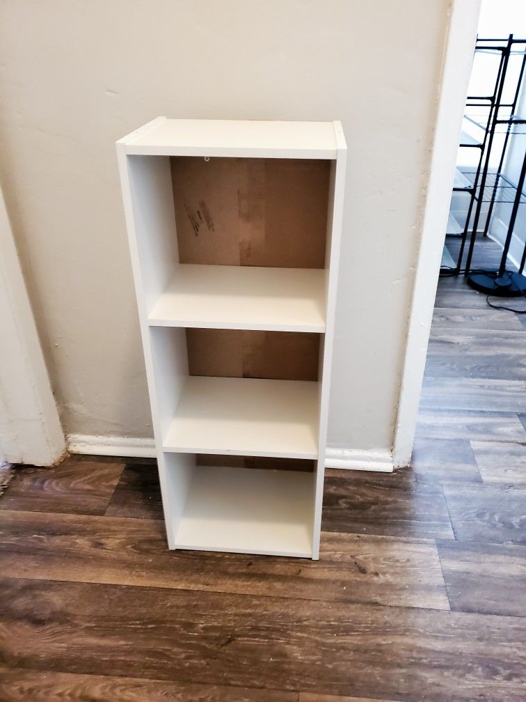 White 3 Shelf Unit