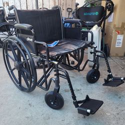 DRIVE OVERSIZED WHEELCHAIR 24" WIDTH ELEVATED LEGREST CAPACITY 450 LBS HEAVY DUTY