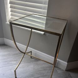 Small Mirrored Table With Antique Gold Color Bottom 