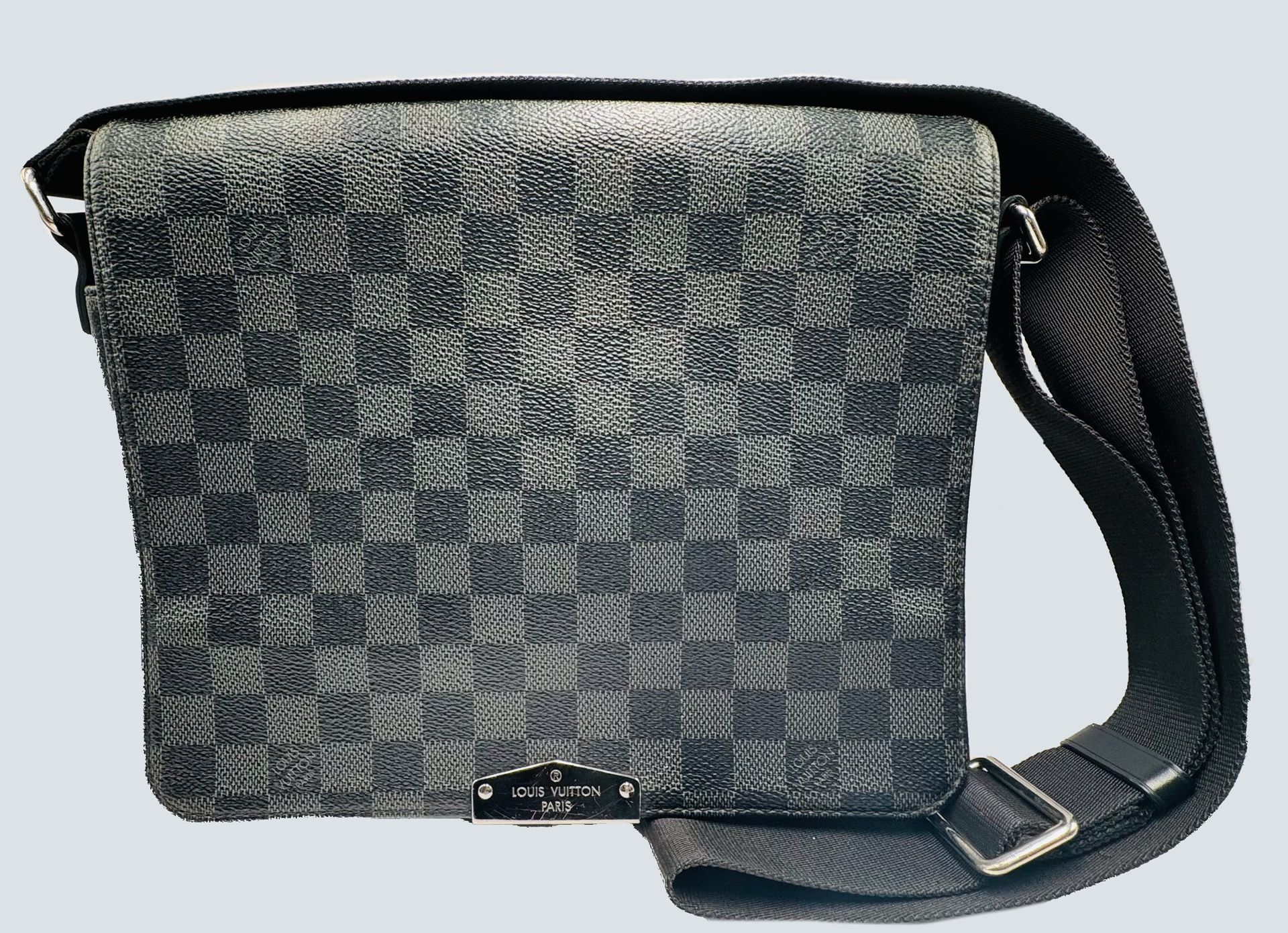 LOUIS VUITTON DISTRICT PM MESSENGER BAG DAMIER GRAPHITE