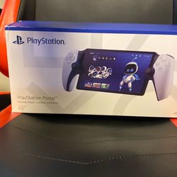 PlayStation Portal + Charger Handler (White)