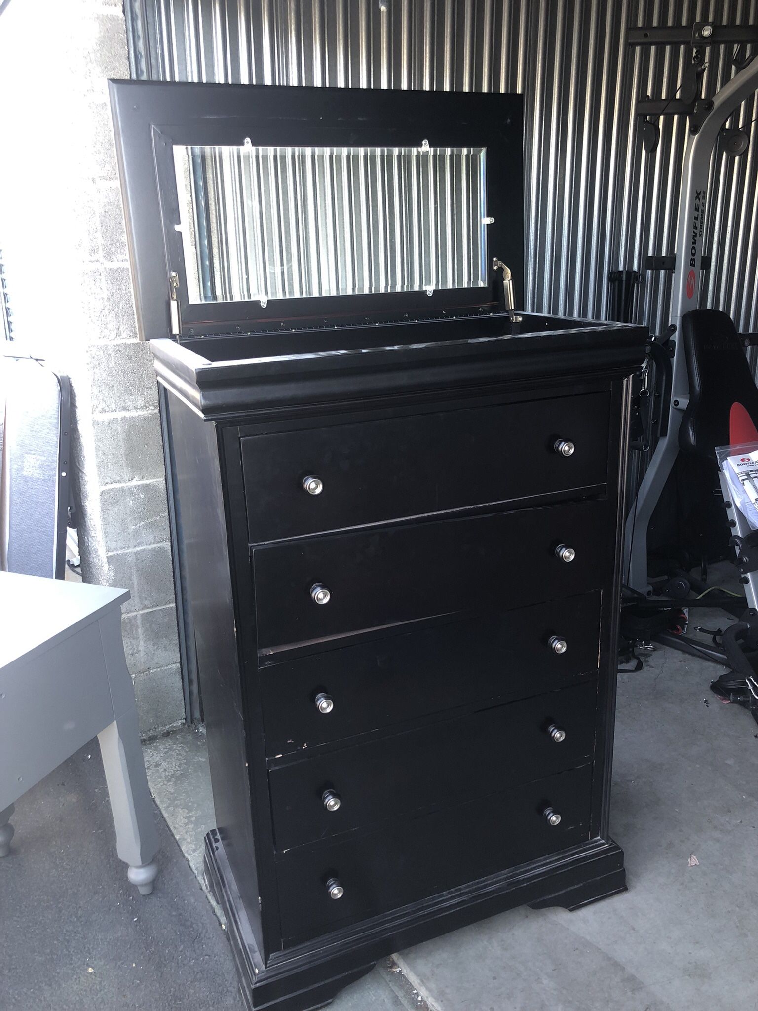 Dresser With Mirror Cubby Lid