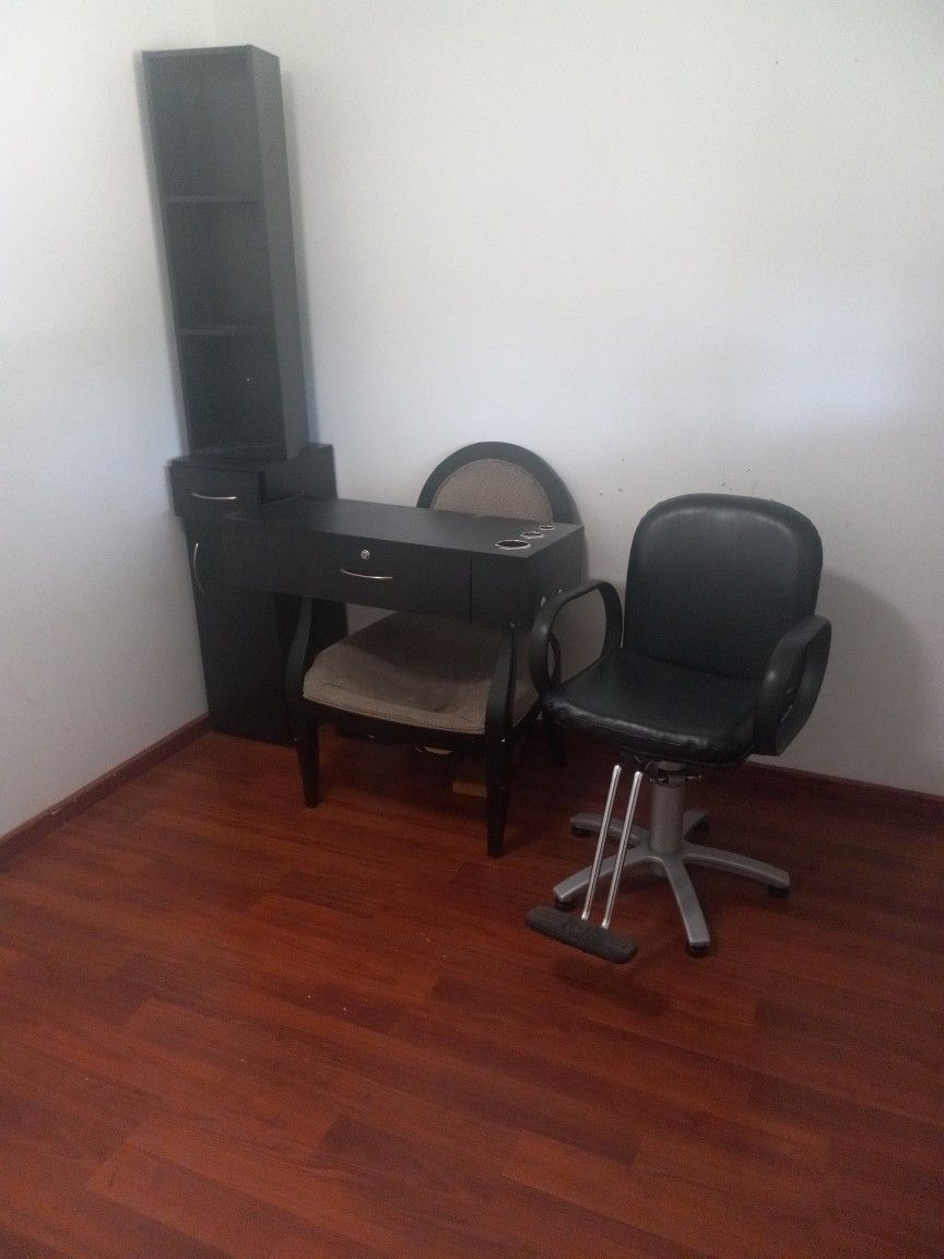Chair & Station