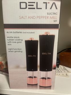 Electric Salt And Pepper Shaker