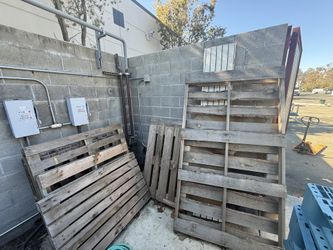 Free Wooden Pallets