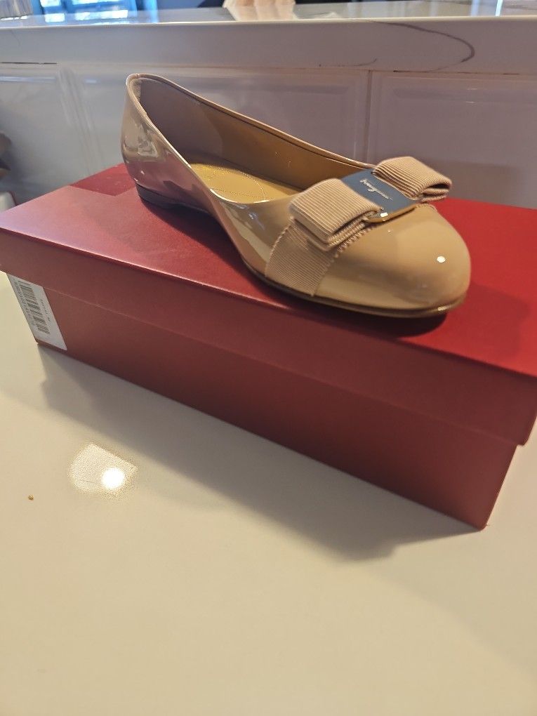Ferragamo Varina Flats Size 7