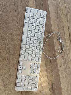 Apple desktop keyboard with number pad, silver / aluminum