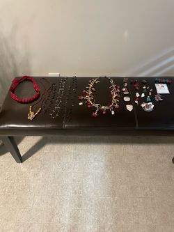 Decorative Christmas jewelry