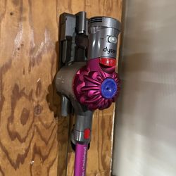 Dyson Vacuum 