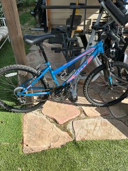 2 24” bikes