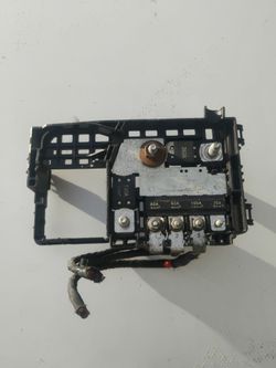 Engine Compartment Fuse Block - GM