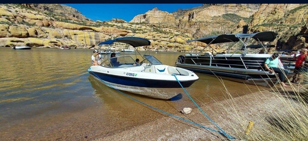 2005 Bayliner 205 Br