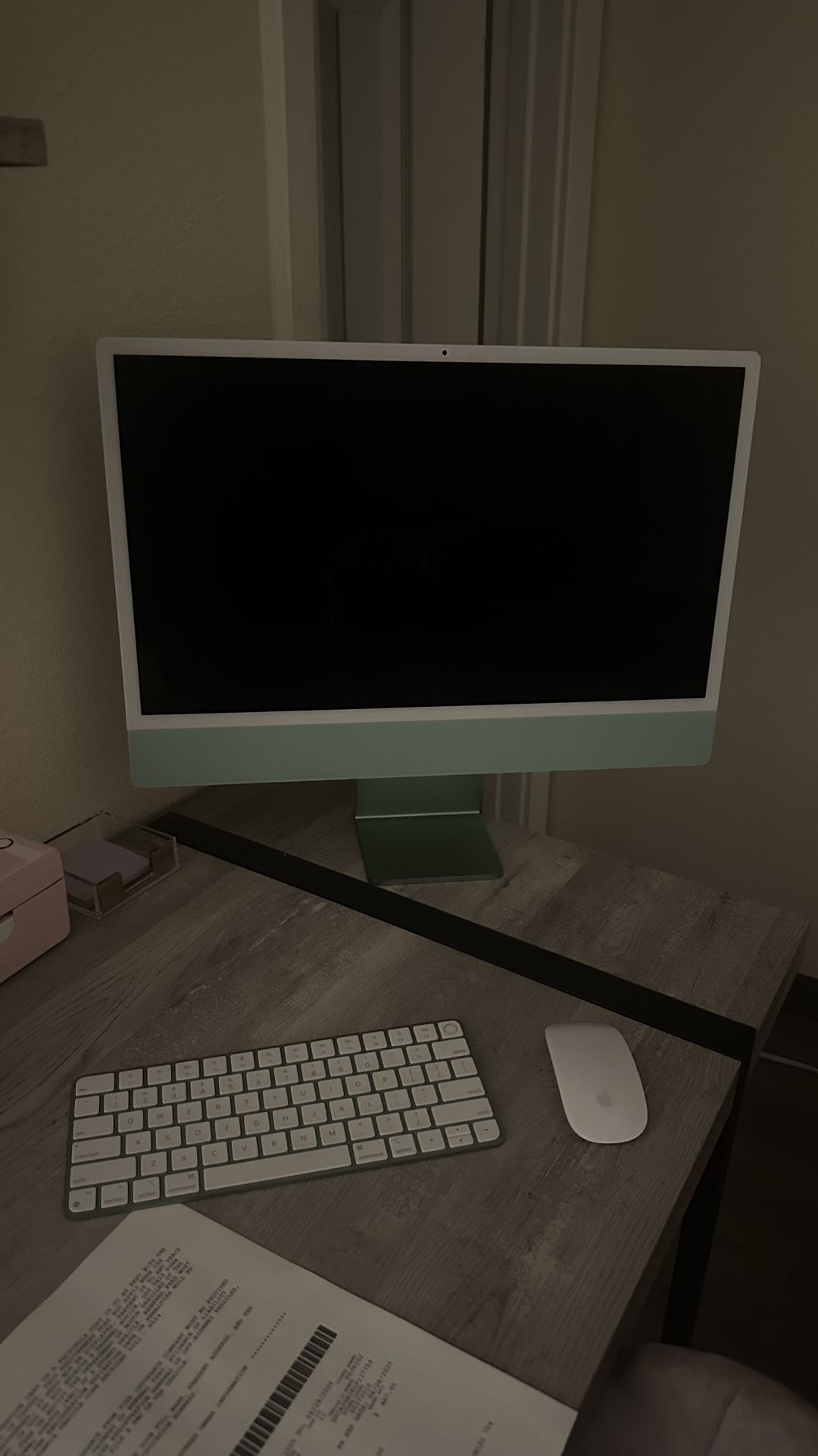 Mint Green Apple Mac desk top