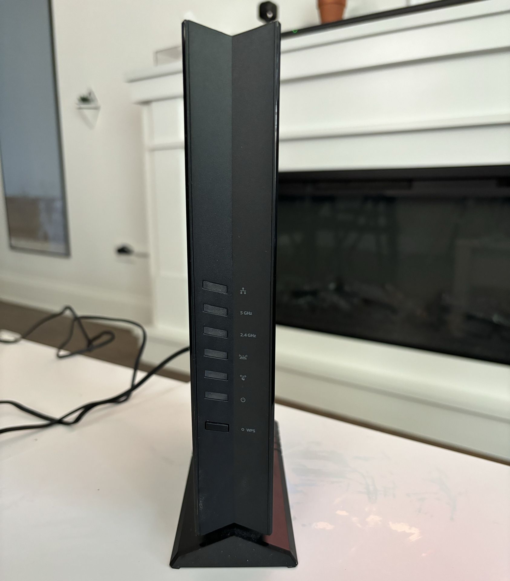 NETGEAR - EAX2O AX1800 Wi-Fi 6 Mesh Desktop Range Extender and Signal Booster