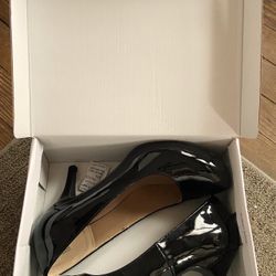 Dream Pairs Black Patent Leather Heels