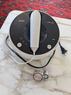 The MLAY RF (Radio Frequency) beauty device