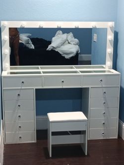 White Vanity Makeup Desk with Hollywood Mirror and Stool
