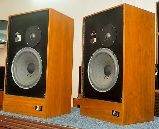 Acoustic Research AR14 Speakers