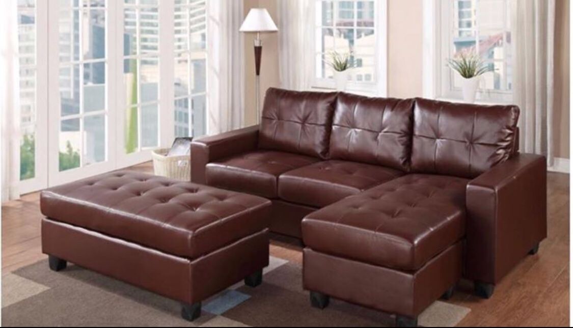 🙀🙀🙀Sectional W/ Ottoman Converts To Bed
