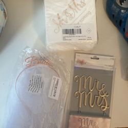 Mr. & Mrs. cake topper, vail, napkins