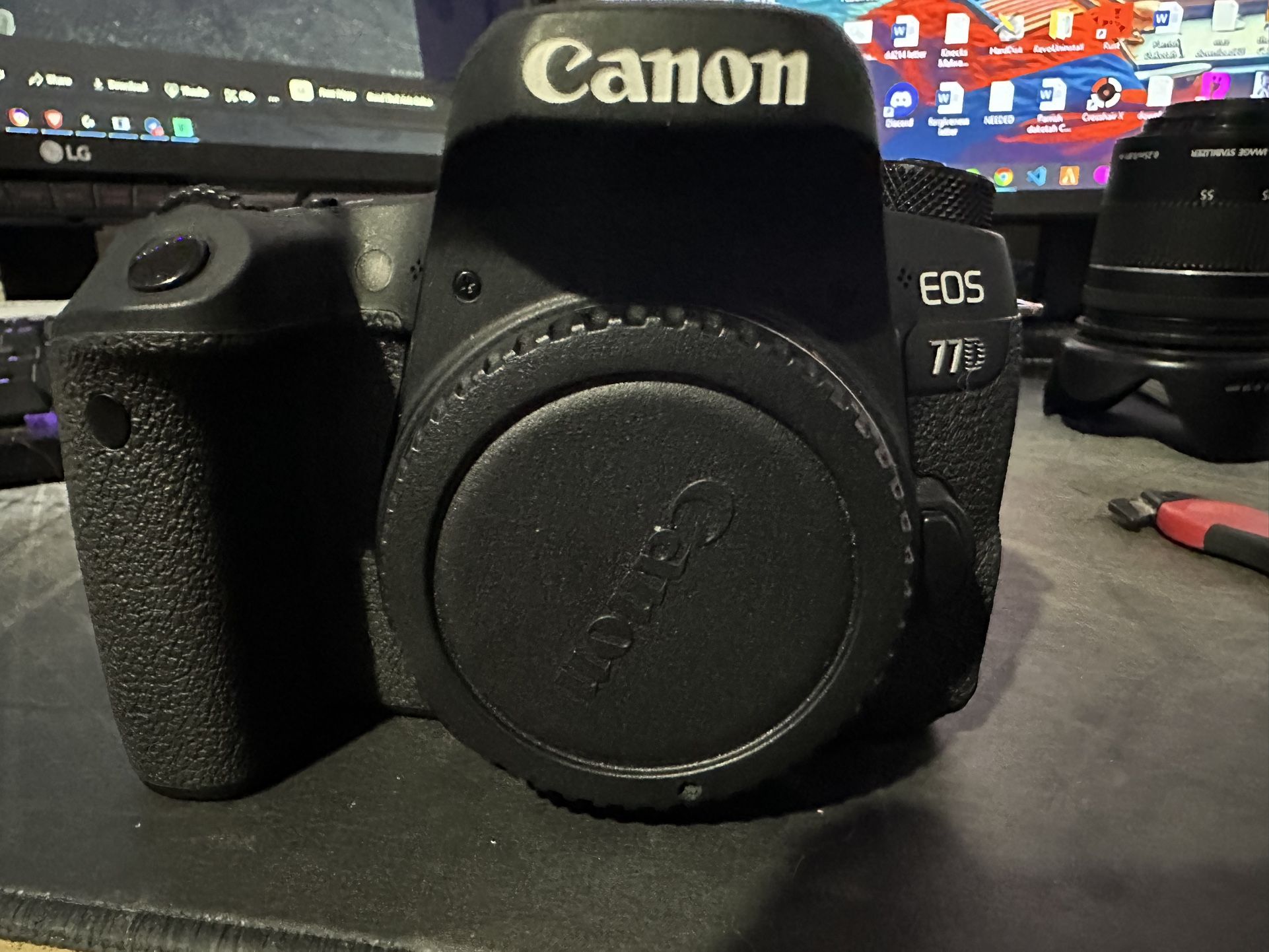 Canon 77D W/Double Pack + 5 Batteries