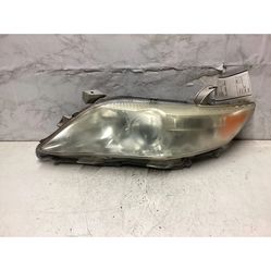 2010 2011 TOYOTA CAMRY LEFT HALOGEN HEADLIGHT OEM USED