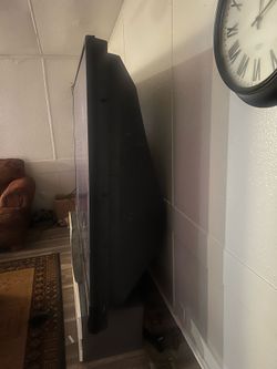 75’ boxed tv