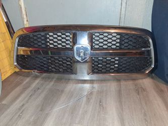 13-16 Dodge Ram Front Bumper Grill Assembly