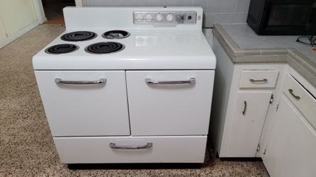 Mid Century 1949 PHILCO Electric Stove