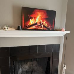 Flat Screen TV – Great Condition, Perfect for Living Room