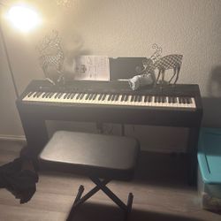 williams Allegro IV keyboard W/ sustain pedals+ seat 