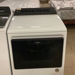 Whirlpool Electric Washer And Dryer Set used