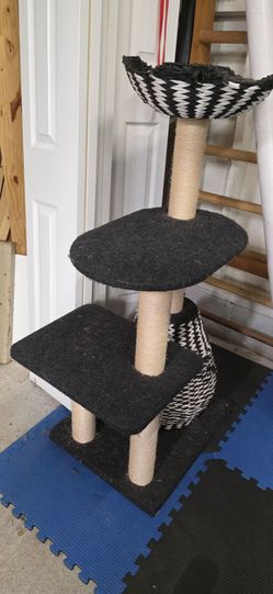 Cat post