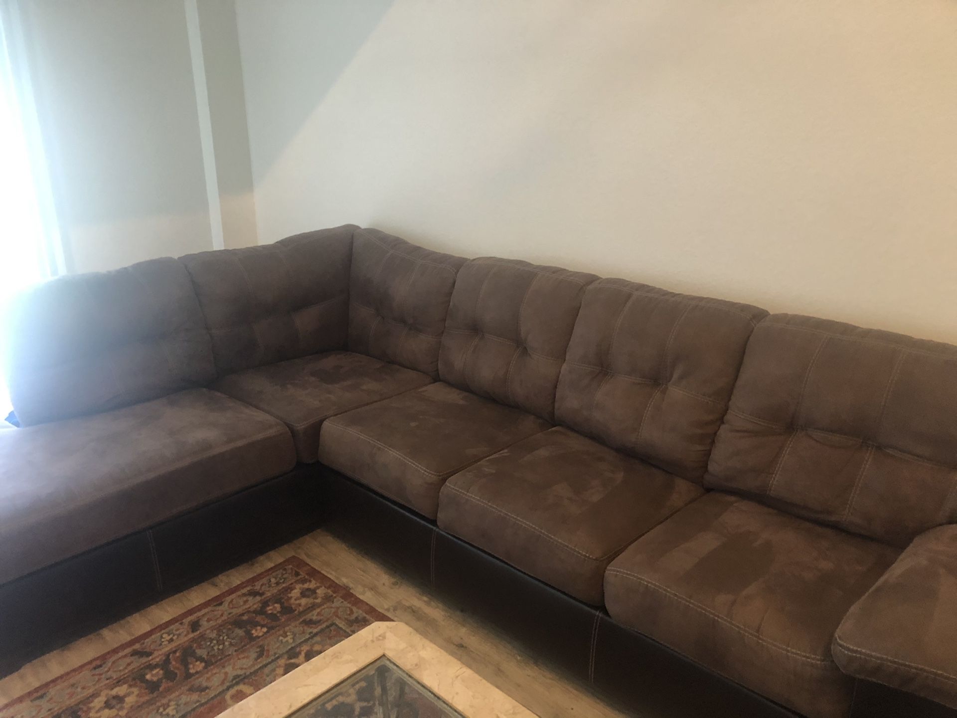 *EXCELLENT COND - Sectional Couch - Ashley Furniture